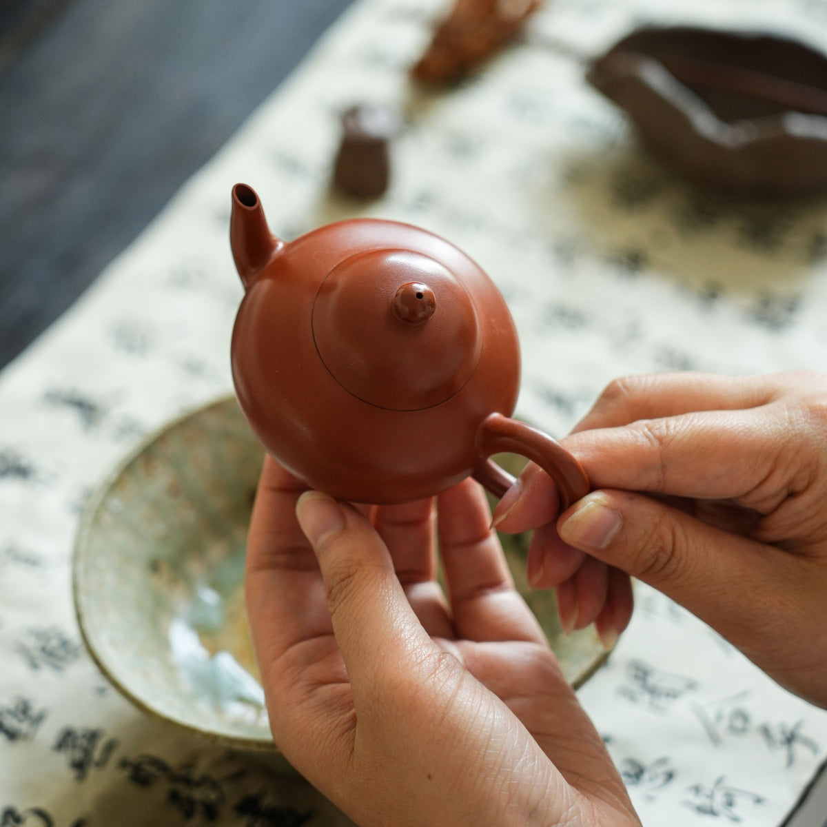 Siting Teapot