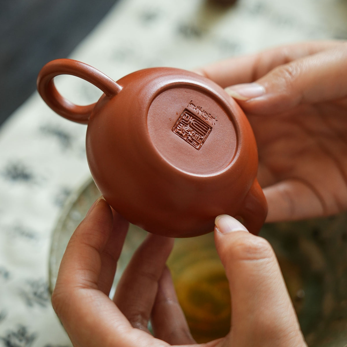 Siting Teapot