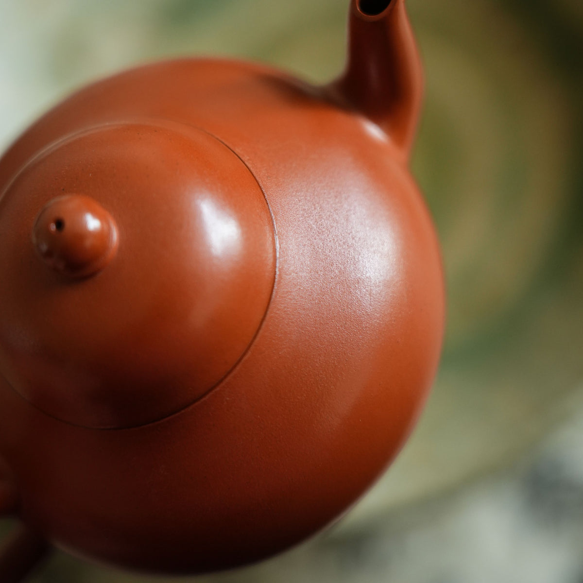 Siting Teapot